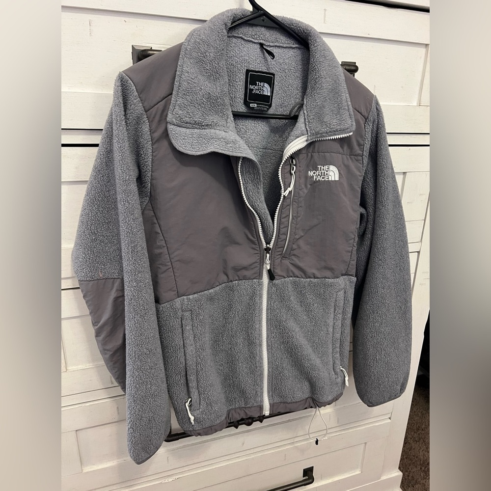 Size medium north face